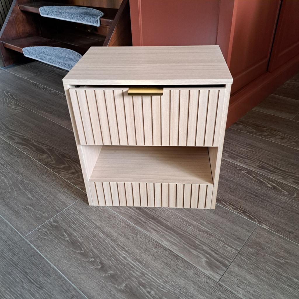 Leuk nachtkastje, blank hout., Ophalen, Minder dan 45 cm, 55 tot 70 cm