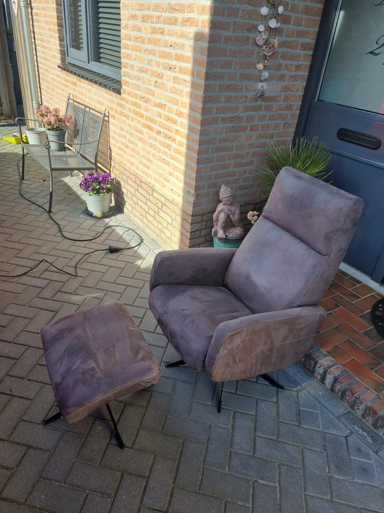 Relax stoel met voetenbank, Huis en Inrichting, Fauteuils, Ophalen, Zo goed als nieuw, 50 tot 75 cm