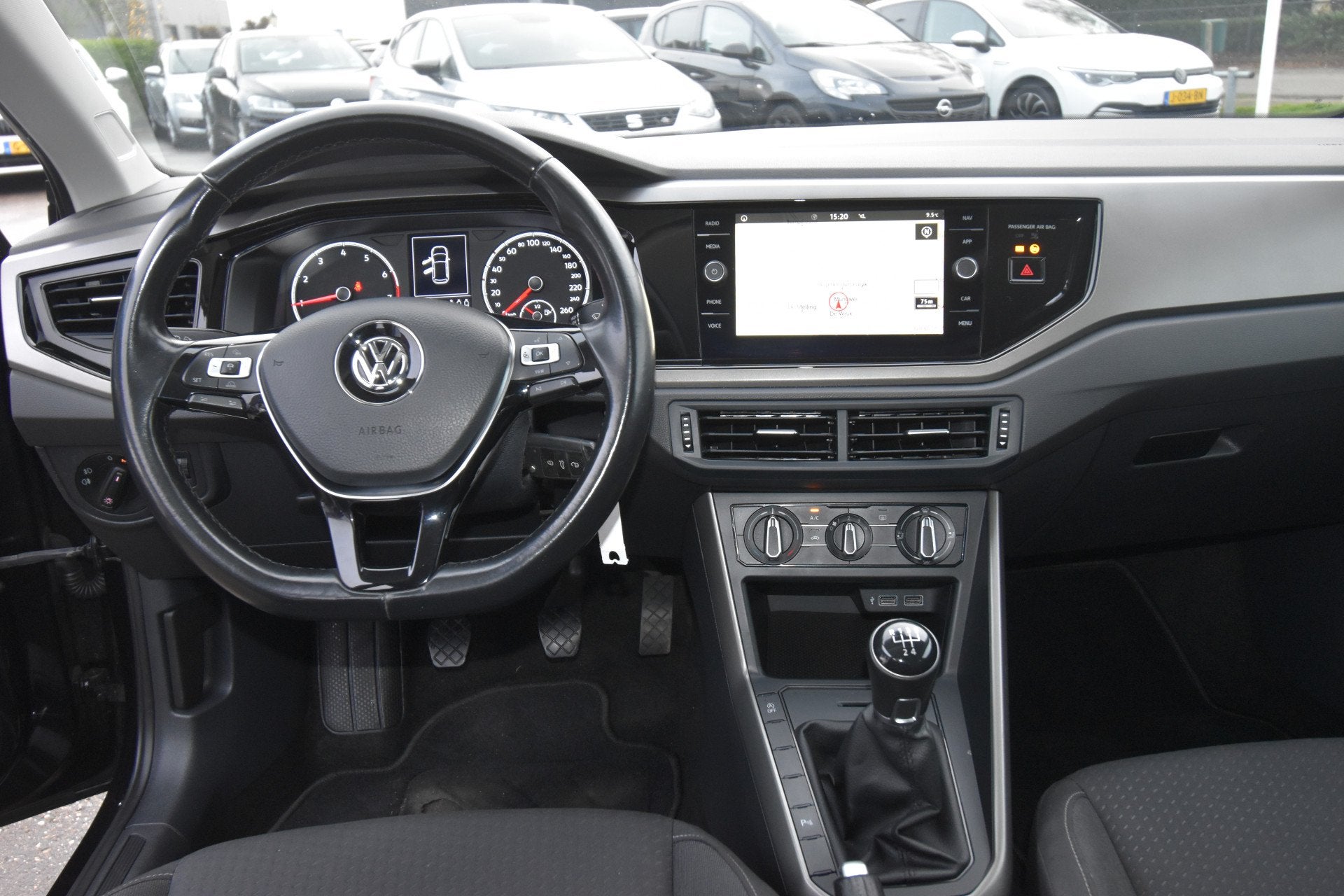 Volkswagen Polo 1.0 TSI Comfortline R-Line , NAVI , LMV16 ,, Voorwielaandrijving, Stof, Gebruikt, 1055 kg