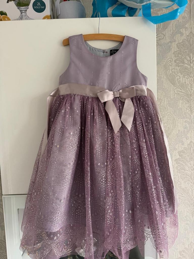 Prachtige paarse jurk maat 116 met glitter en strik, Meisje, Pink & Violet, Ophalen of Verzenden, Zo goed als nieuw
