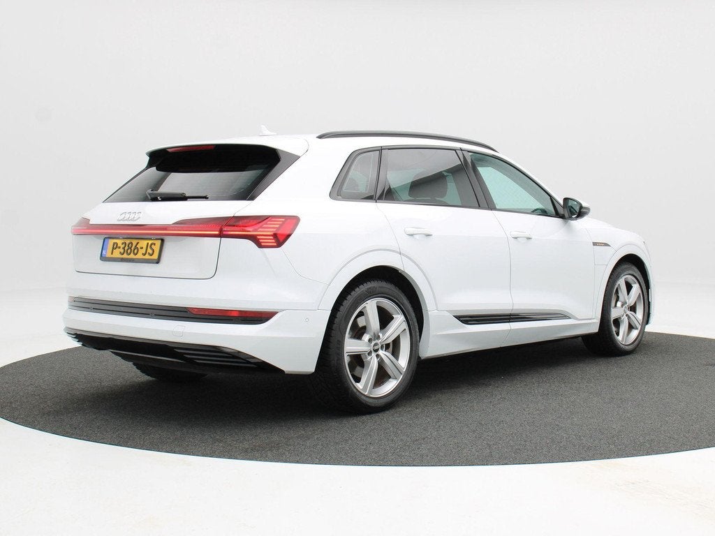 Audi e-tron 50 quattro Advanced edition Plus 71 kWh 313 Pk |, Auto's, Audi, Automaat, Zwart, 71 kWh, Wit
