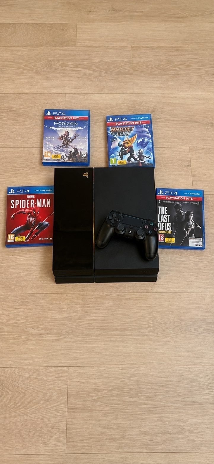 PlayStation 4 met controller en 4 topgames, Verzenden, Met 1 controller, Original, 500 GB