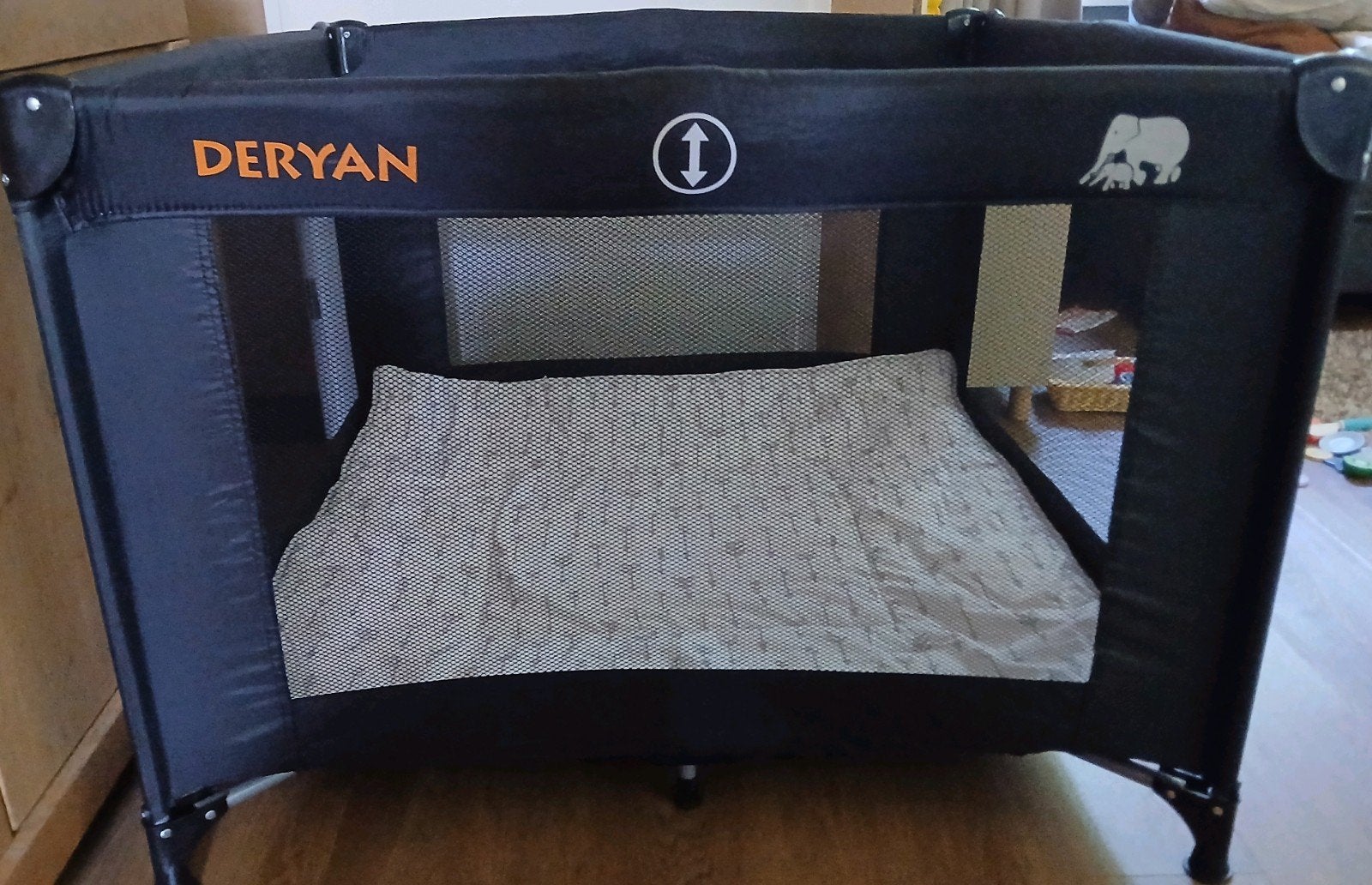 Deryan inklapbare box 100x100cm met boxkleed, Ophalen, Zo goed als nieuw, Vierkant, Boxkleed