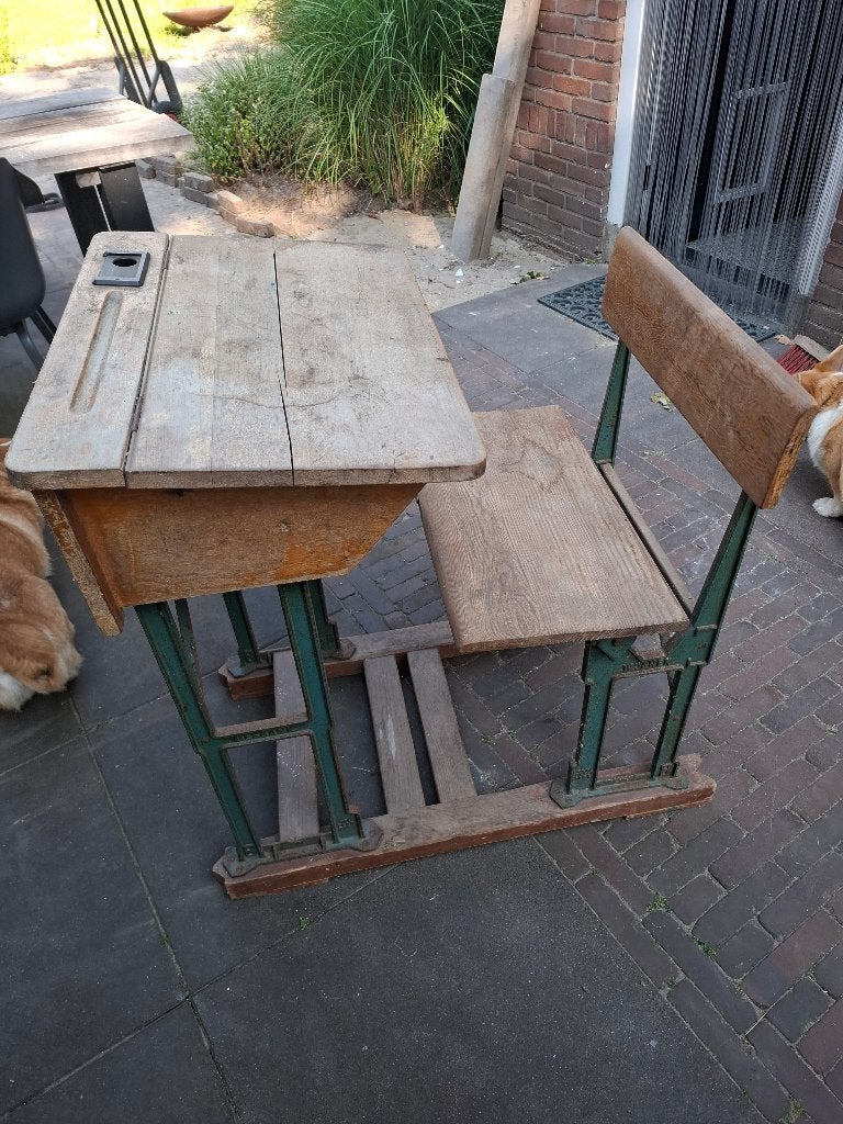 Oud schoolbankje, Ophalen