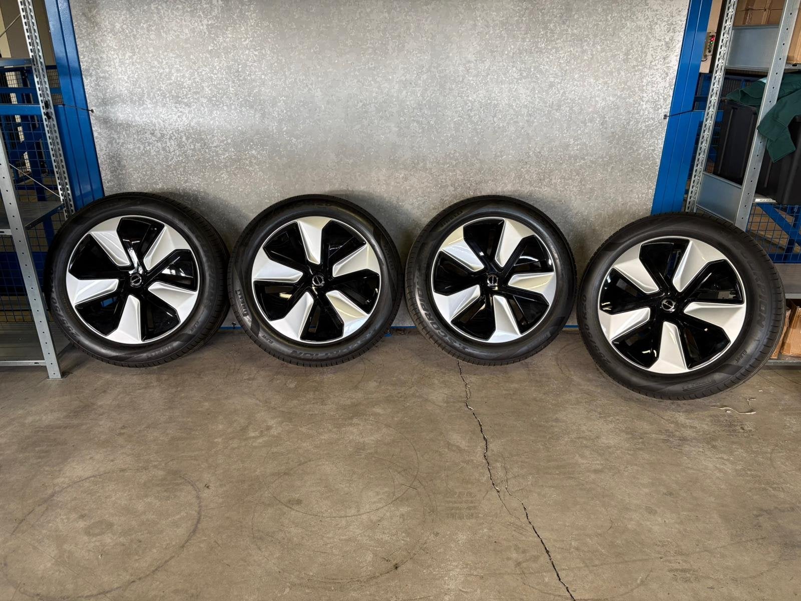 20'' Black Diamond Cut - XC90 - Pirelli Scorpion - 285 / 255, Auto-onderdelen, Banden en Velgen