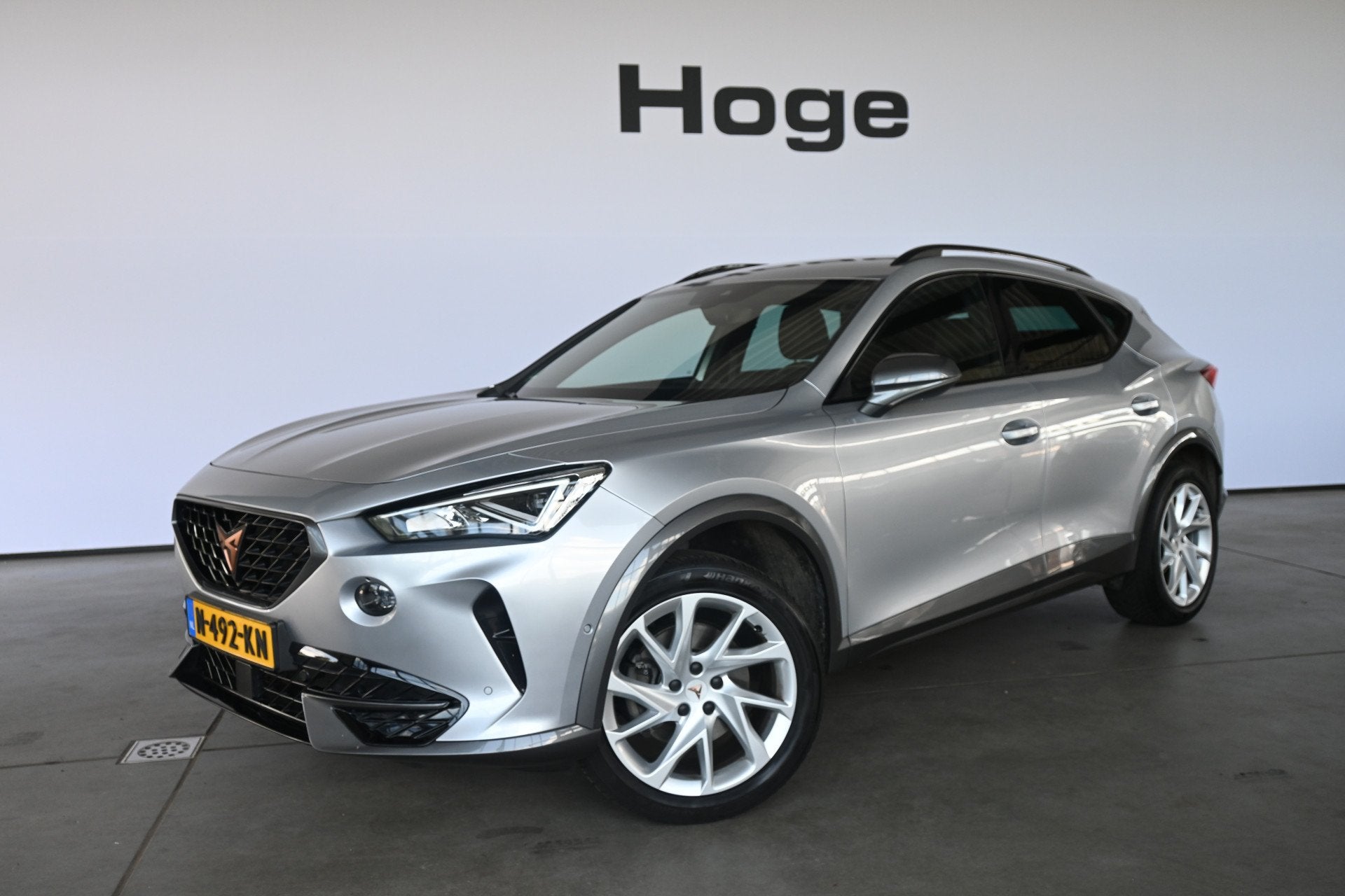 CUPRA Formentor 1.5 TSI Automaat Clima Adaptieve cruise Navi, Auto's, 4 cilinders, Leder en Stof, SUV of Terreinwagen, 1500 kg