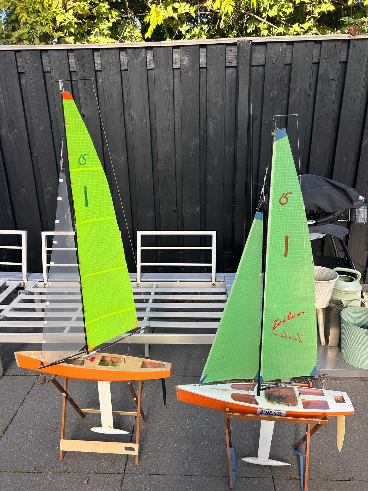 2 RC Zeilboten - Modelzeilboten met Volvo branding, Ophalen, Gebruikt, Groter dan 1:32, Overige merken