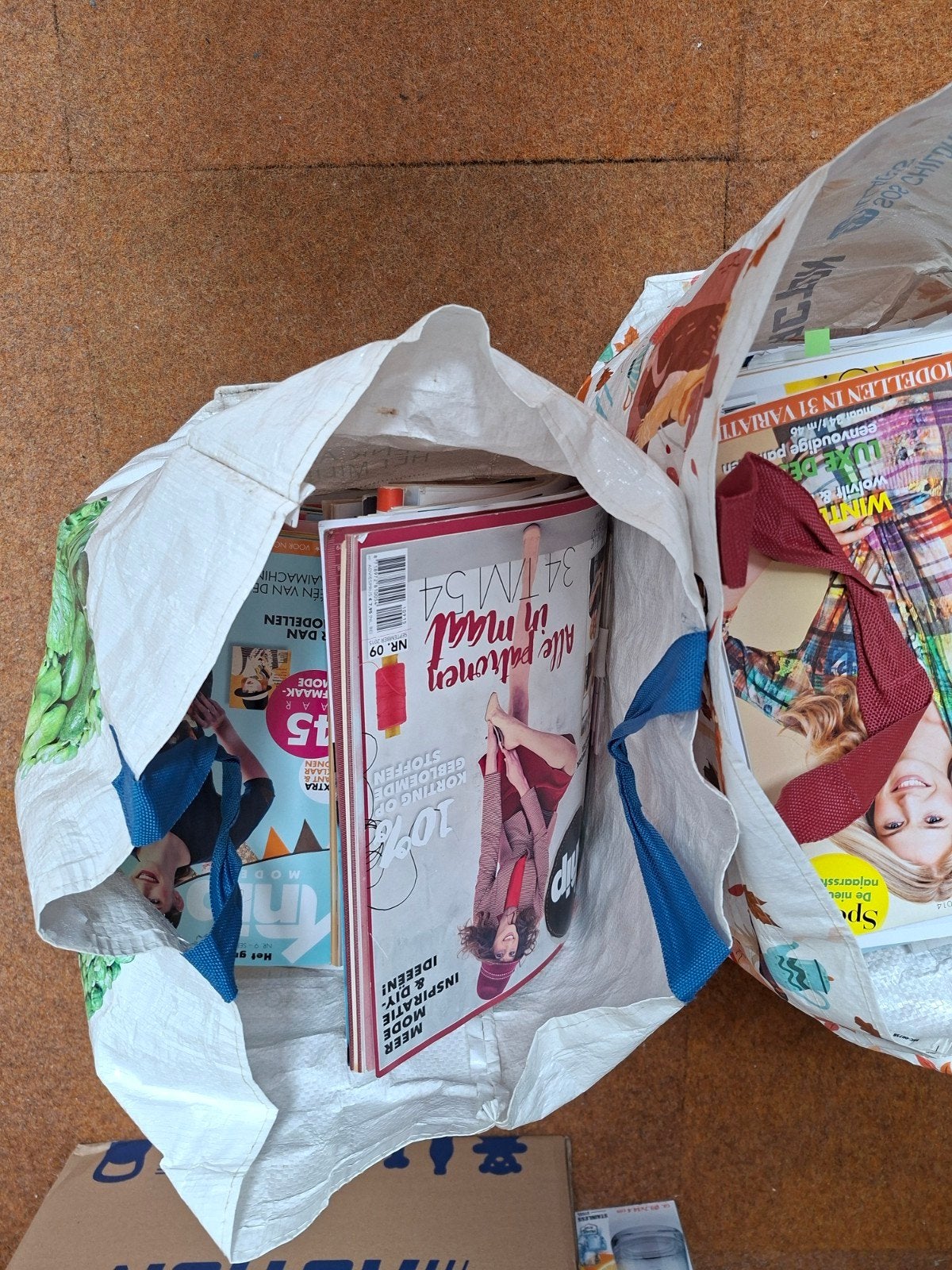Gratis op te halen: Knips tijdschriften en patronen, Ophalen, Gelezen, Damesbladen