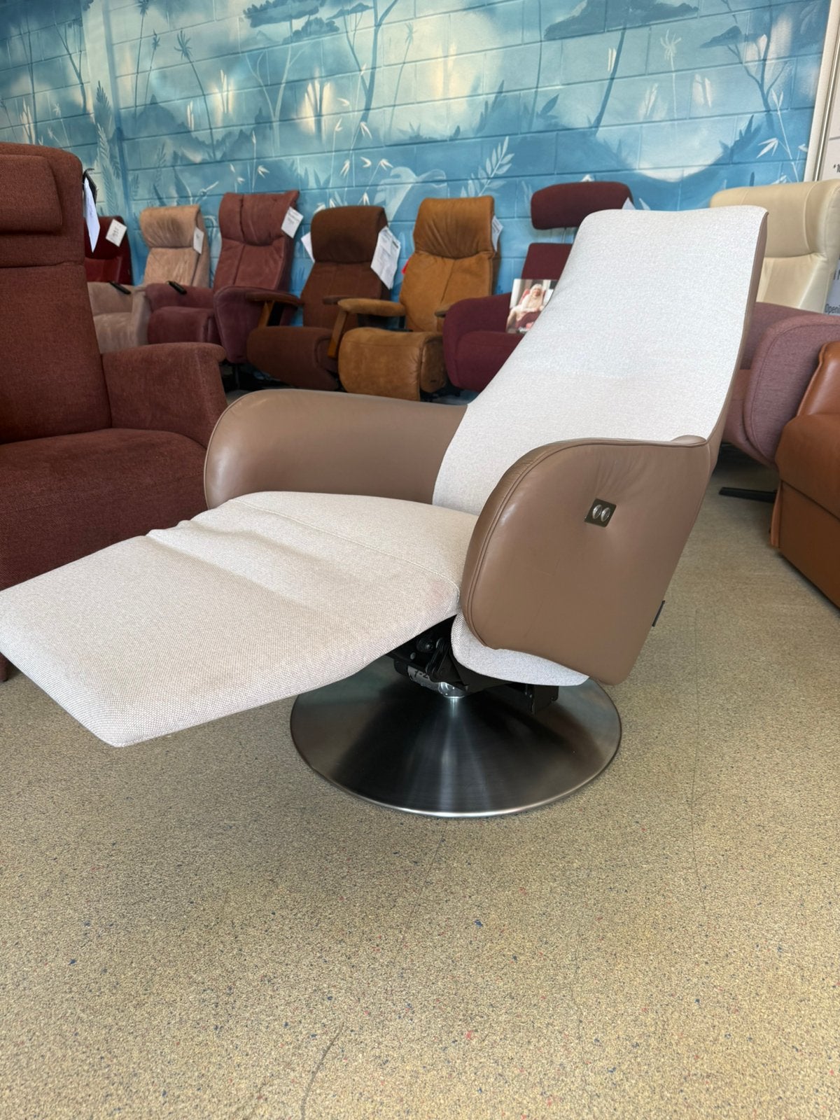 Prominent sta op stoel relaxfauteuil gratis bezorging, Outlet A merken ruim 100 tweedehands modellen, Nieuw, Ophalen of Verzenden
