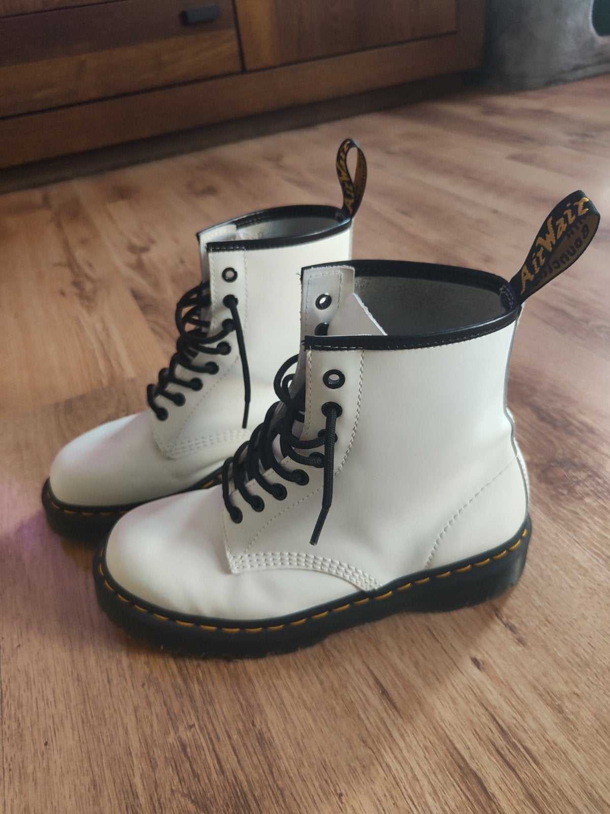 Dr. Martens maat 42, Ophalen, Wit, Lage of Enkellaarzen, Nieuw