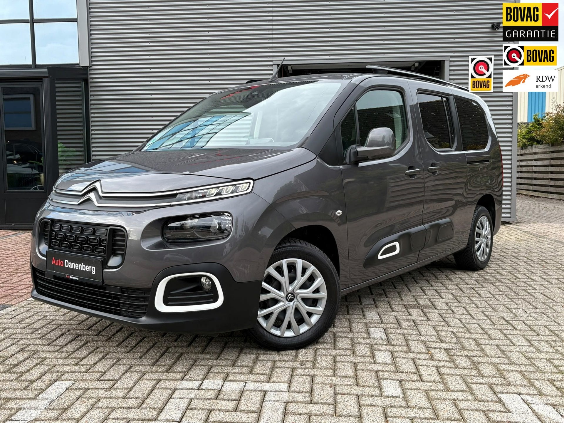 Citroen Berlingo XL 1.2 PureTech Shine GARANTIE!, Auto's, Voorwielaandrijving, Stof, Zwart, 1199 cc