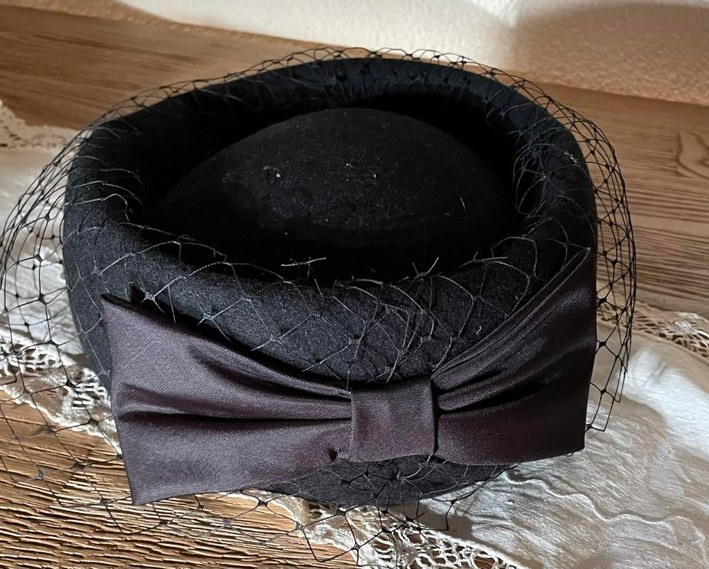 Allerlei antieke kledingaccessoires en rouw accessoires, Ophalen of Verzenden, Dames