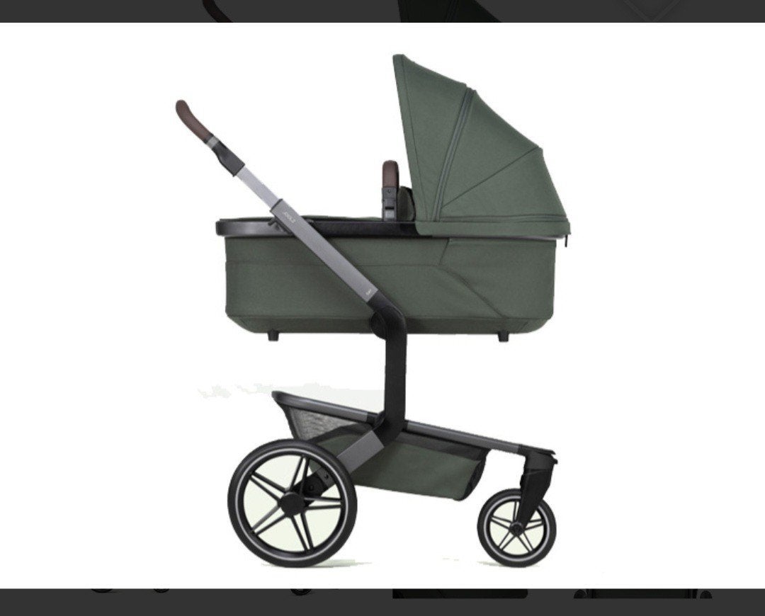 Foto 3 van Joolz Day5 Forest Green 3-in-1 Kinderwagen met accessoires