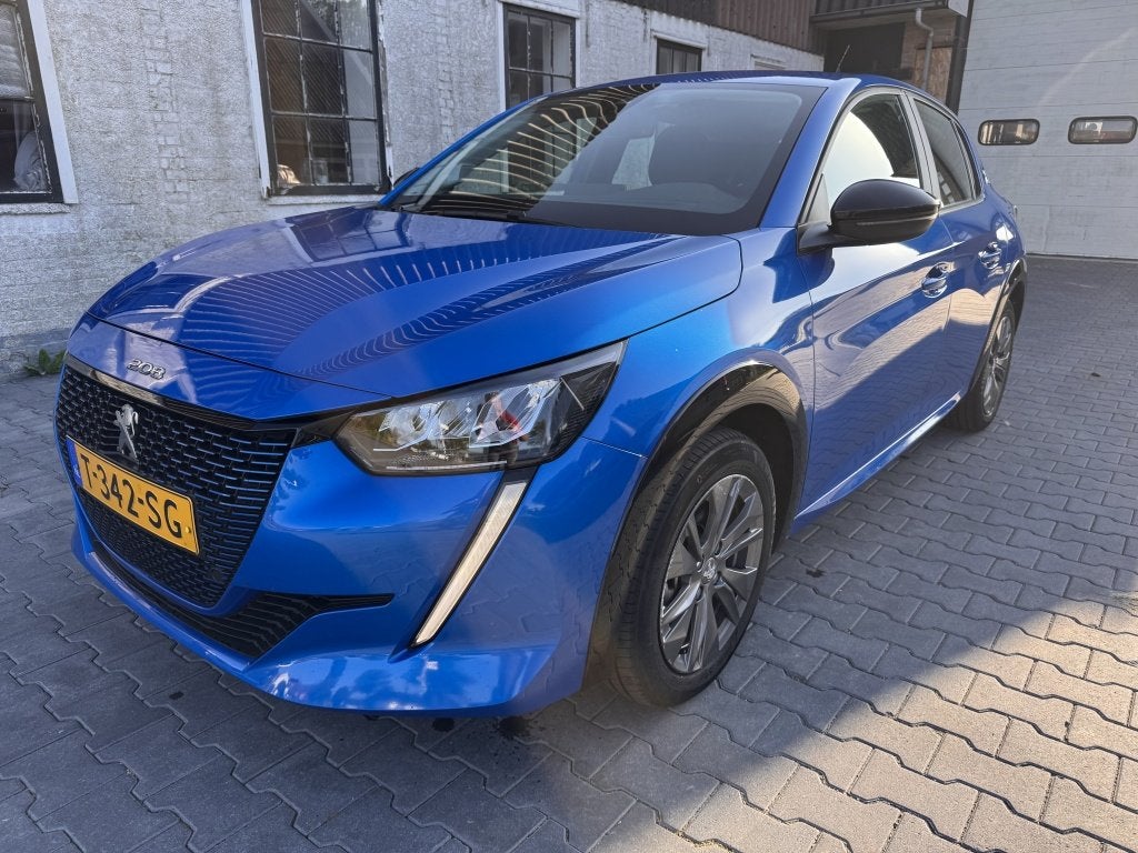 Peugeot e-208 Active Pck 50 kWh *SOH 96,38%* (bj 2023), Auto's, Gebruikt, Blauw, Origineel Nederlands, 136 min