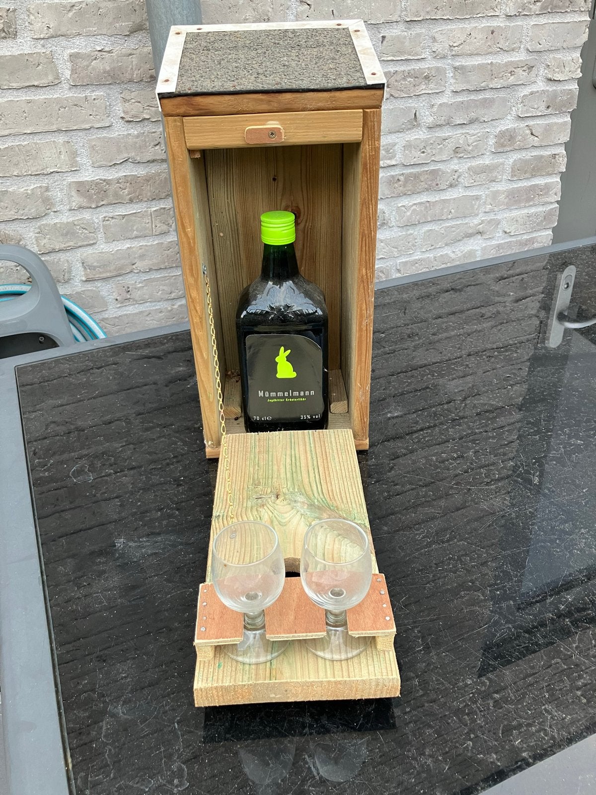 Houten vogelhuisje met drank en 2 glaasjes, Ophalen, Hout, Gebruikt, Landelijk