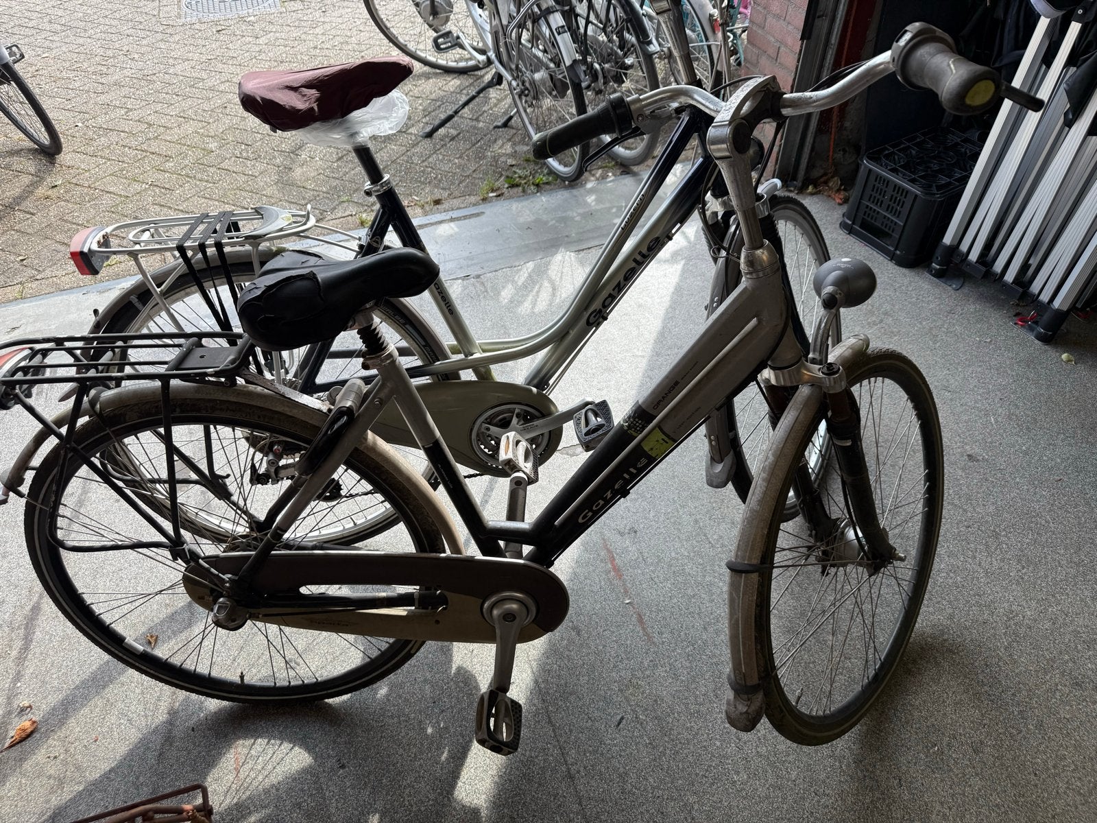 2 Gazelle damesfietsen - Opknappers, Ophalen of Verzenden, Gebruikt, Gazelle, Versnellingen