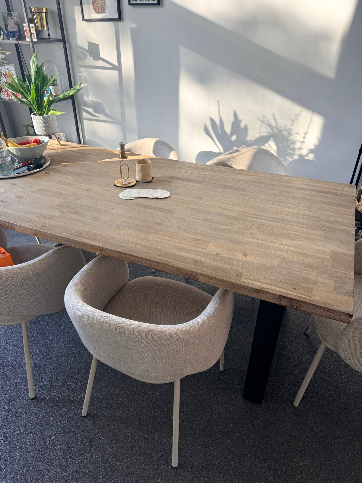 Eettafel Trego (Acacia hout) met zwart metalen onderstel, Ophalen, Gebruikt, 50 tot 100 cm, 150 tot 200 cm