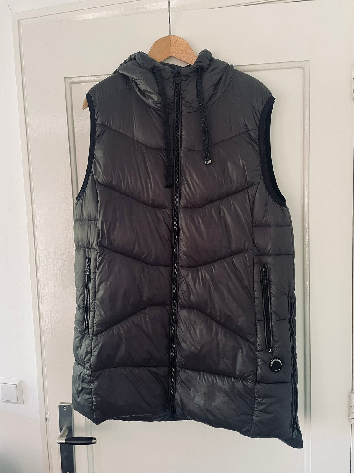 Stijlvolle Bodywarmer met Capuchon Frieda&Freddies, Ophalen of Verzenden, Zo goed als nieuw, Maat 42/44 (L), Groen