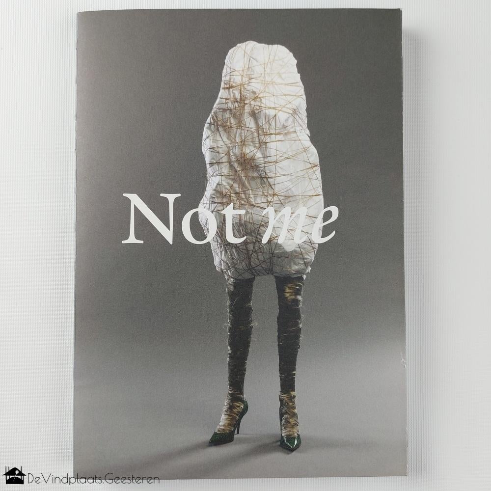Alet Pilon – Not Me, Boeken, Ophalen of Verzenden, Zo goed als nieuw, Alet Pilon, Overige onderwerpen
