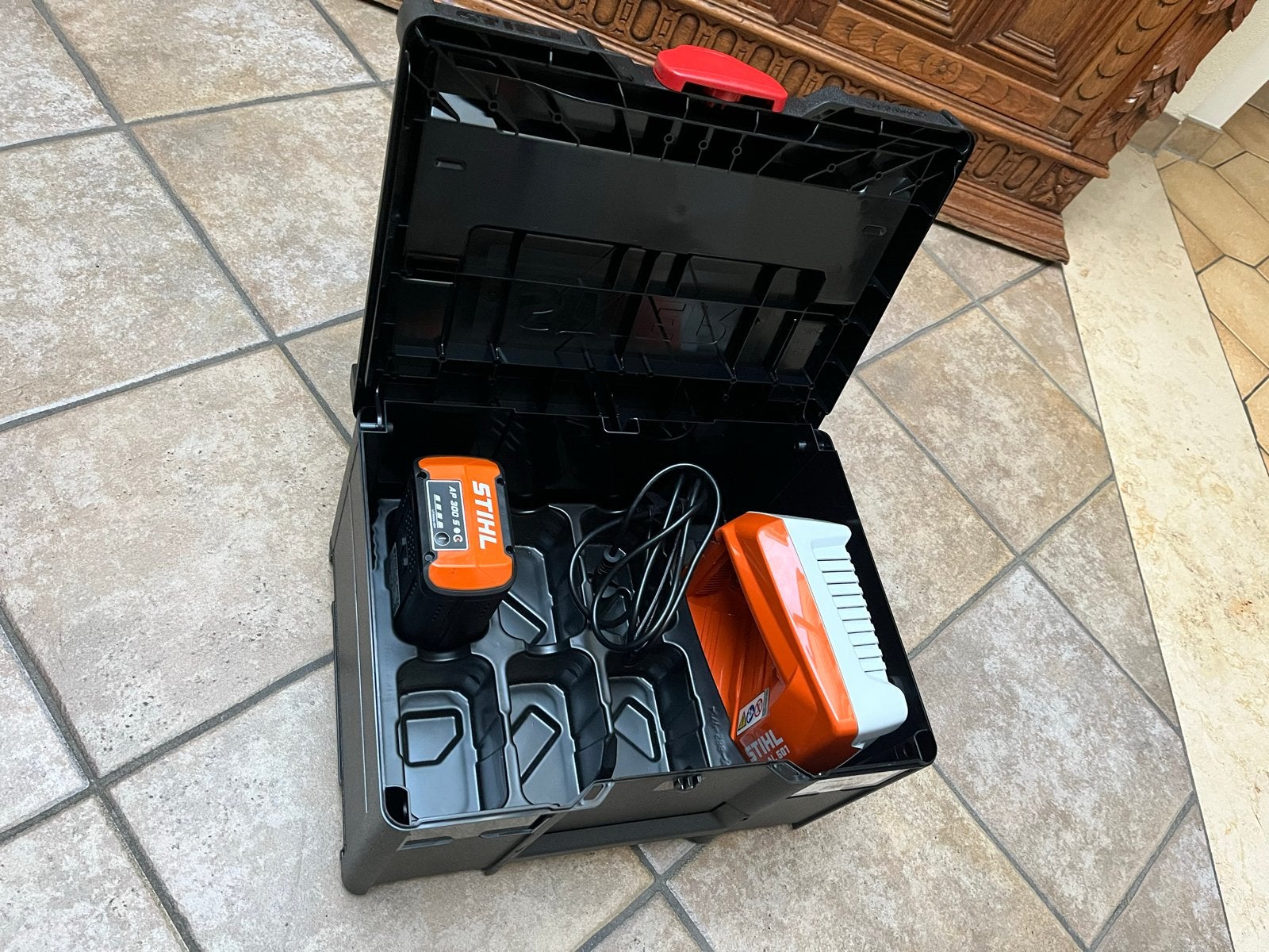 kist voor Stihl accu's (6) en lader, Ophalen of Verzenden, Nieuw