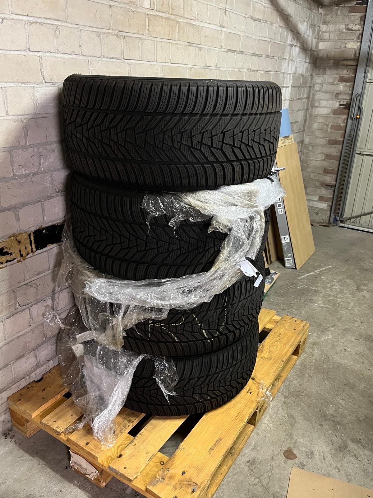 Winterbanden Hankook Winter i*cept evo3 X 295/35R21 107V, Auto diversen, Ophalen