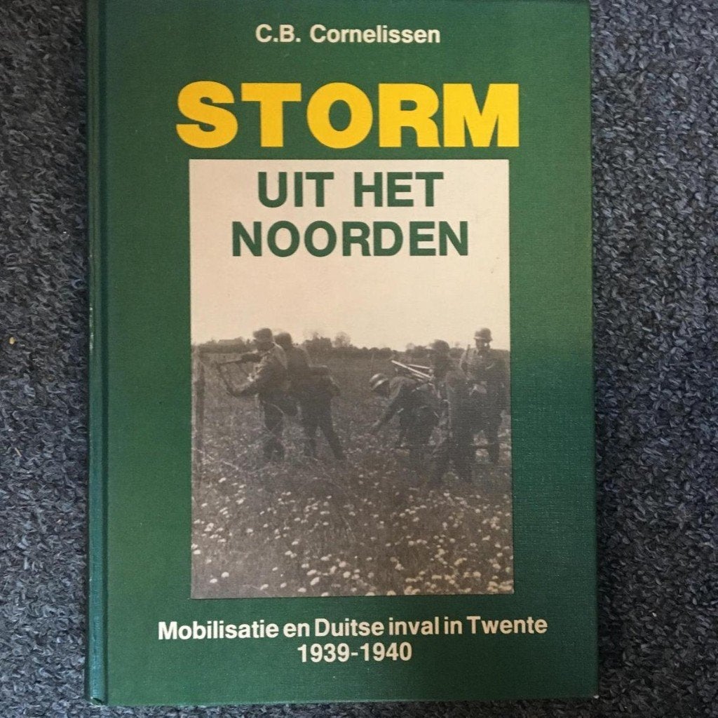 Storm uit het noorden, Boeken, Oorlog en Militair, Ophalen of Verzenden, Landmacht, Tweede Wereldoorlog, Gelezen