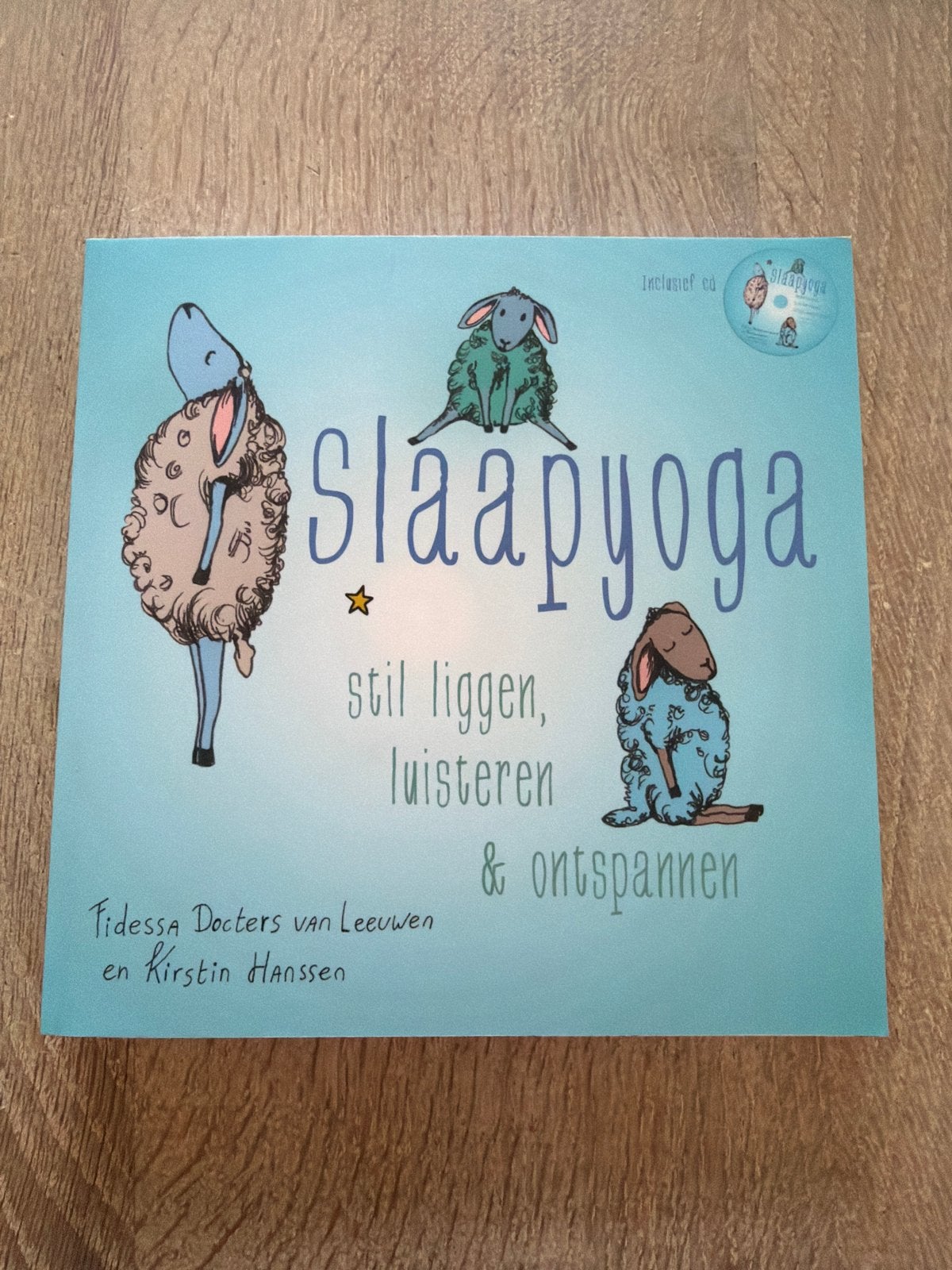 Slaapyoga: Stil liggen, luisteren & ontspannen (incl. CD), Boeken, Ophalen of Verzenden, Zo goed als nieuw, 3 tot 4 jaar