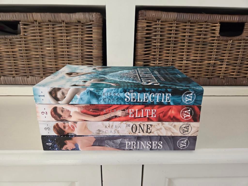 Kiera Cass - De selectie, Boeken, Ophalen of Verzenden, Gelezen