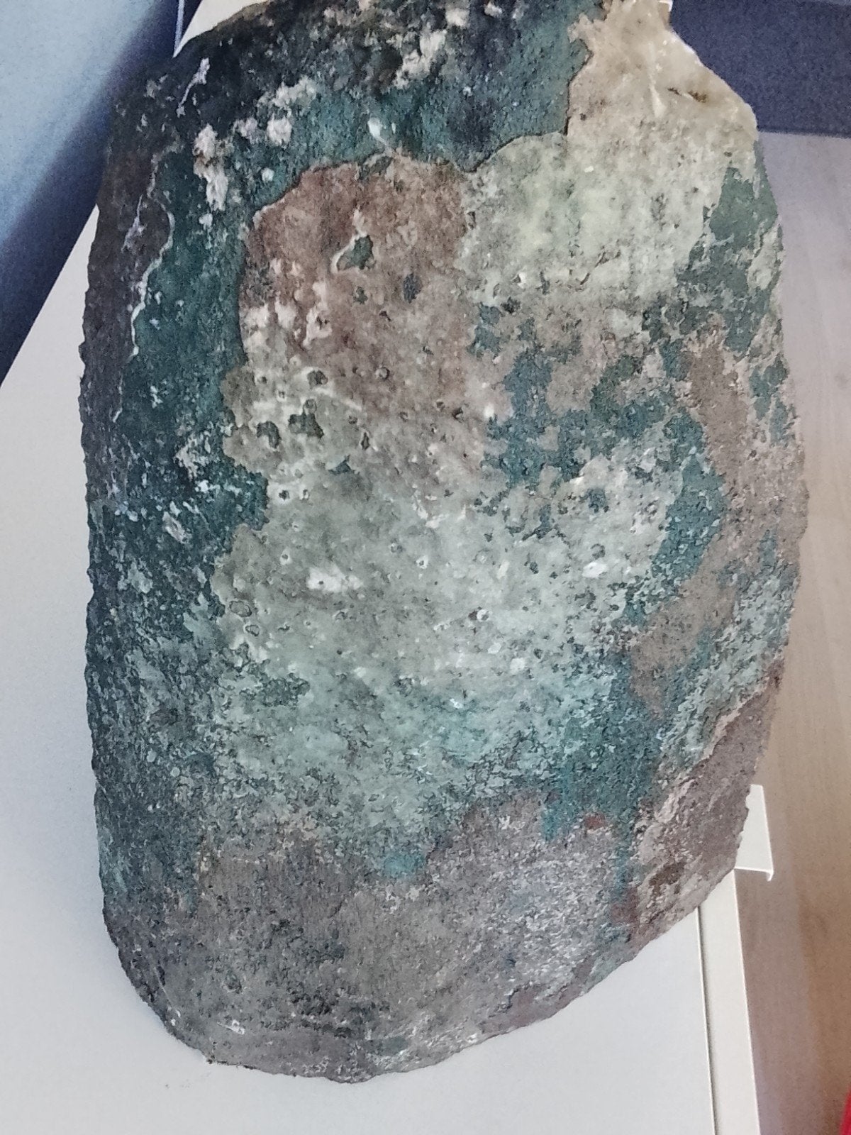 Grote Amethist Geode - Ongeveer 20 kg, Verzamelen, Mineralen en Fossielen, Ophalen of Verzenden, Mineraal