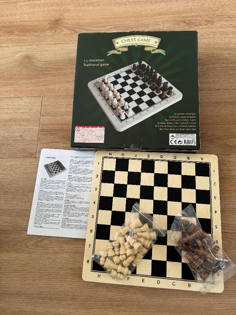 schaakspel nieuw in doos, Een of twee spelers, Ophalen of Verzenden, Nieuw