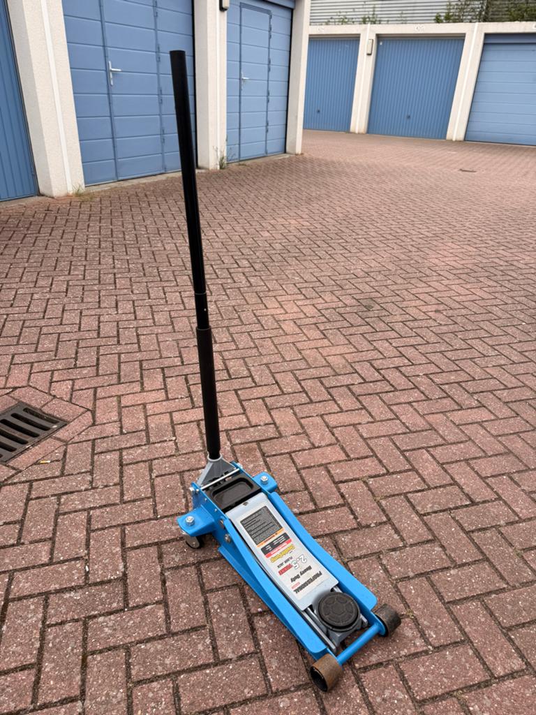 Professionele 2.5 Ton Garagekrik met Dubbele Pomp, Auto diversen, Krikken, Zo goed als nieuw, Garagekrik, Hydraulisch, Ophalen