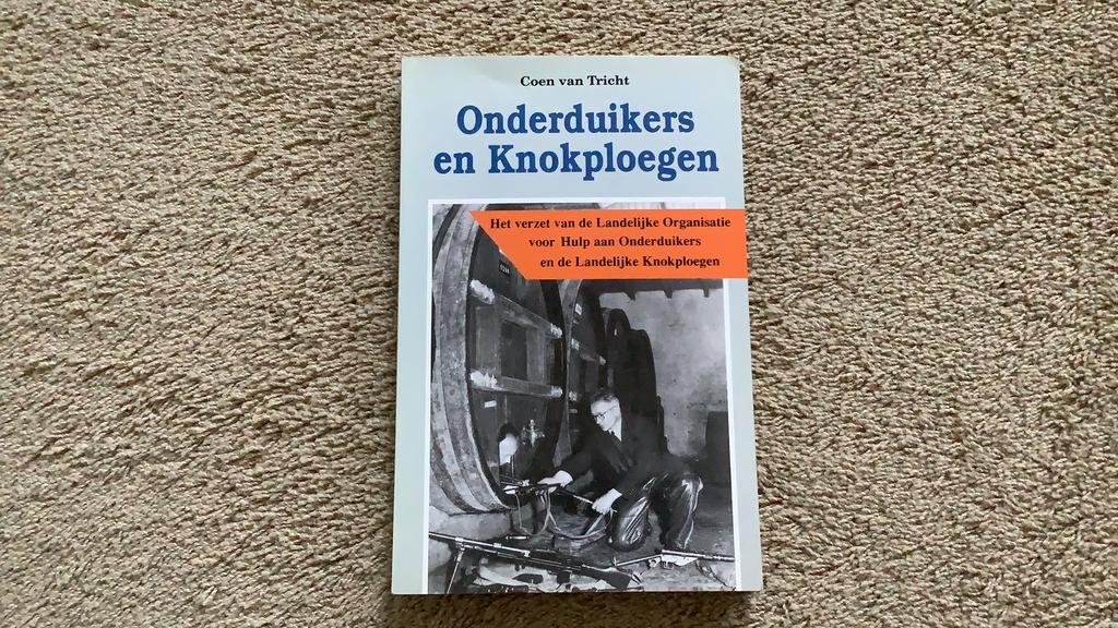 Onderduikers en knokploegen, Coen van Tricht., Tweede Wereldoorlog, Ophalen of Verzenden, Zo goed als nieuw, Overige onderwerpen