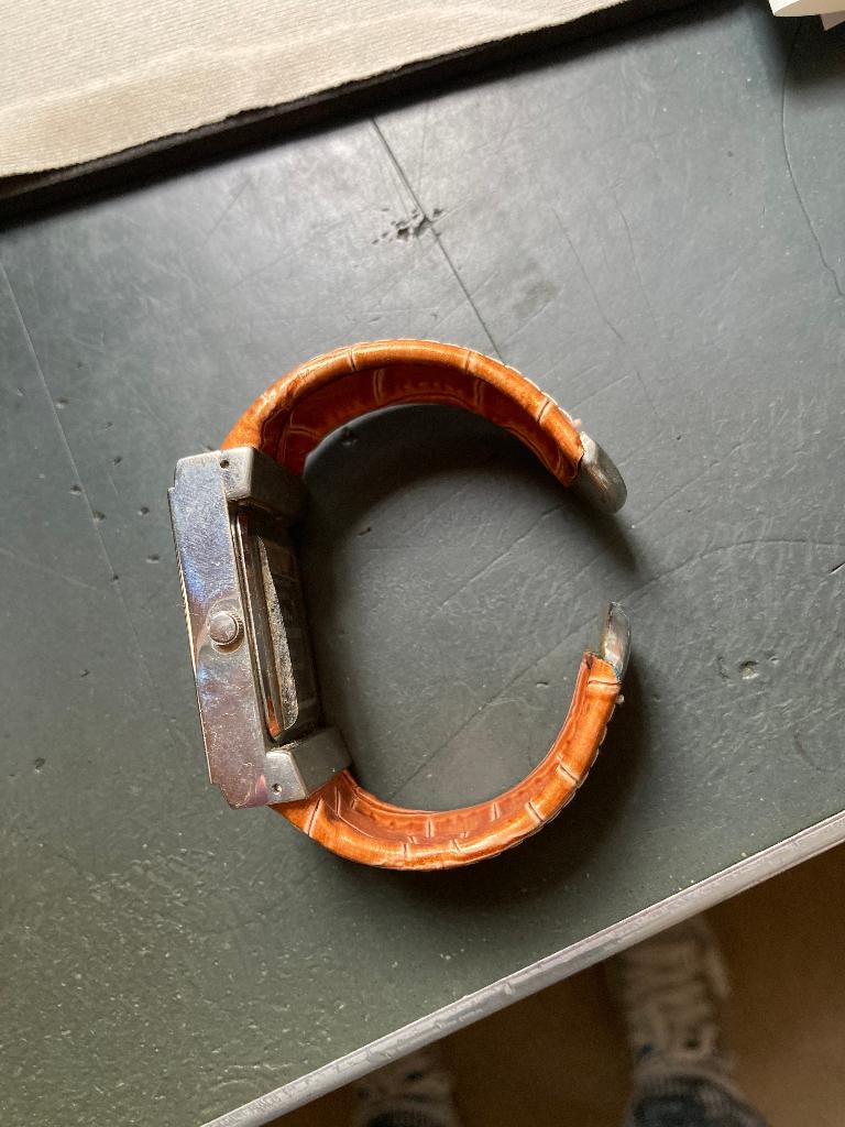 Horloge wel oud, geen antiek... Quartz commodoor, Verzenden, Overige typen