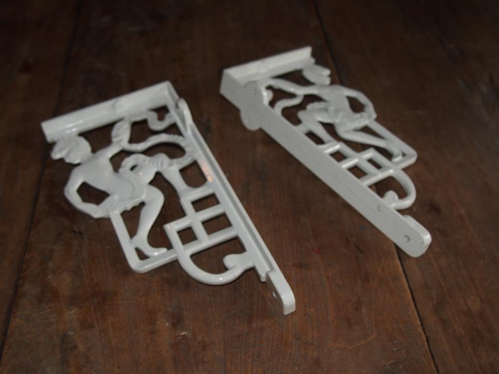 2 Gietijzeren Wandornamenten/Plankdragers, Ophalen of Verzenden