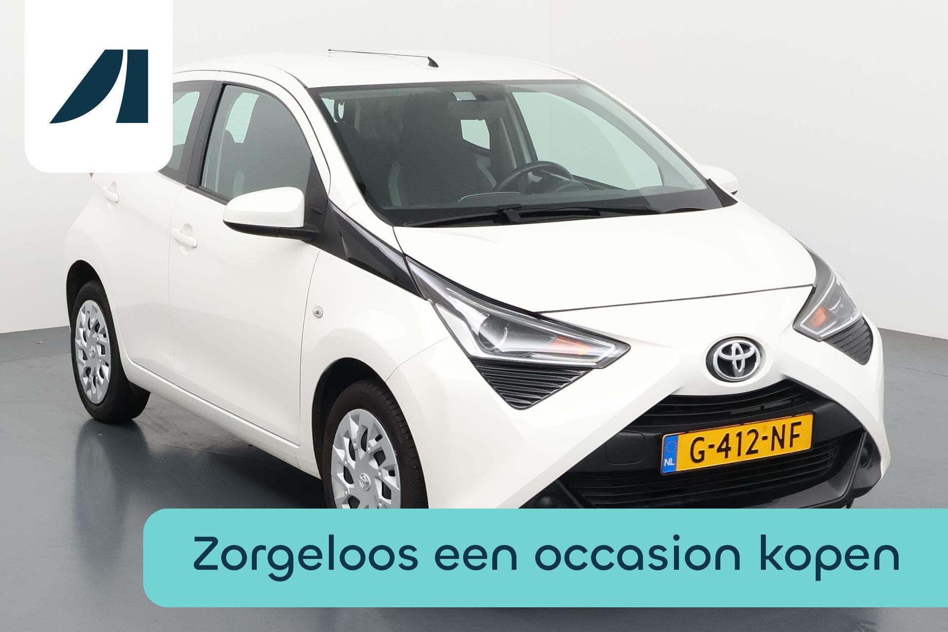 Toyota Aygo 1.0 VVT-i x-play moeiteloos automatisch rijden!, Auto's, Stof, Gebruikt, Euro 6, 4 stoelen