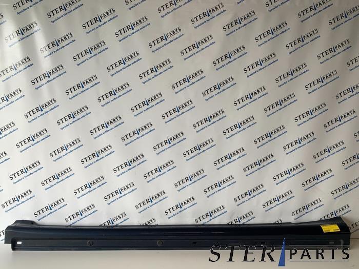 Zijskirt links van een Mercedes B-Klasse (375), Gebruikt, -, Ophalen of Verzenden, -