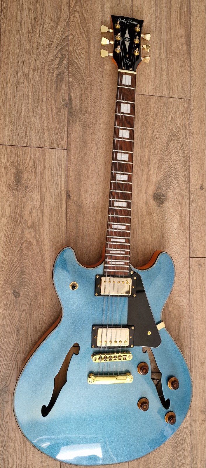 Harley Benton HB-35Plus Metallic Blue Semi-Hollowbody Gitaar, Ophalen, Zo goed als nieuw, Semi-solid body, Overige merken