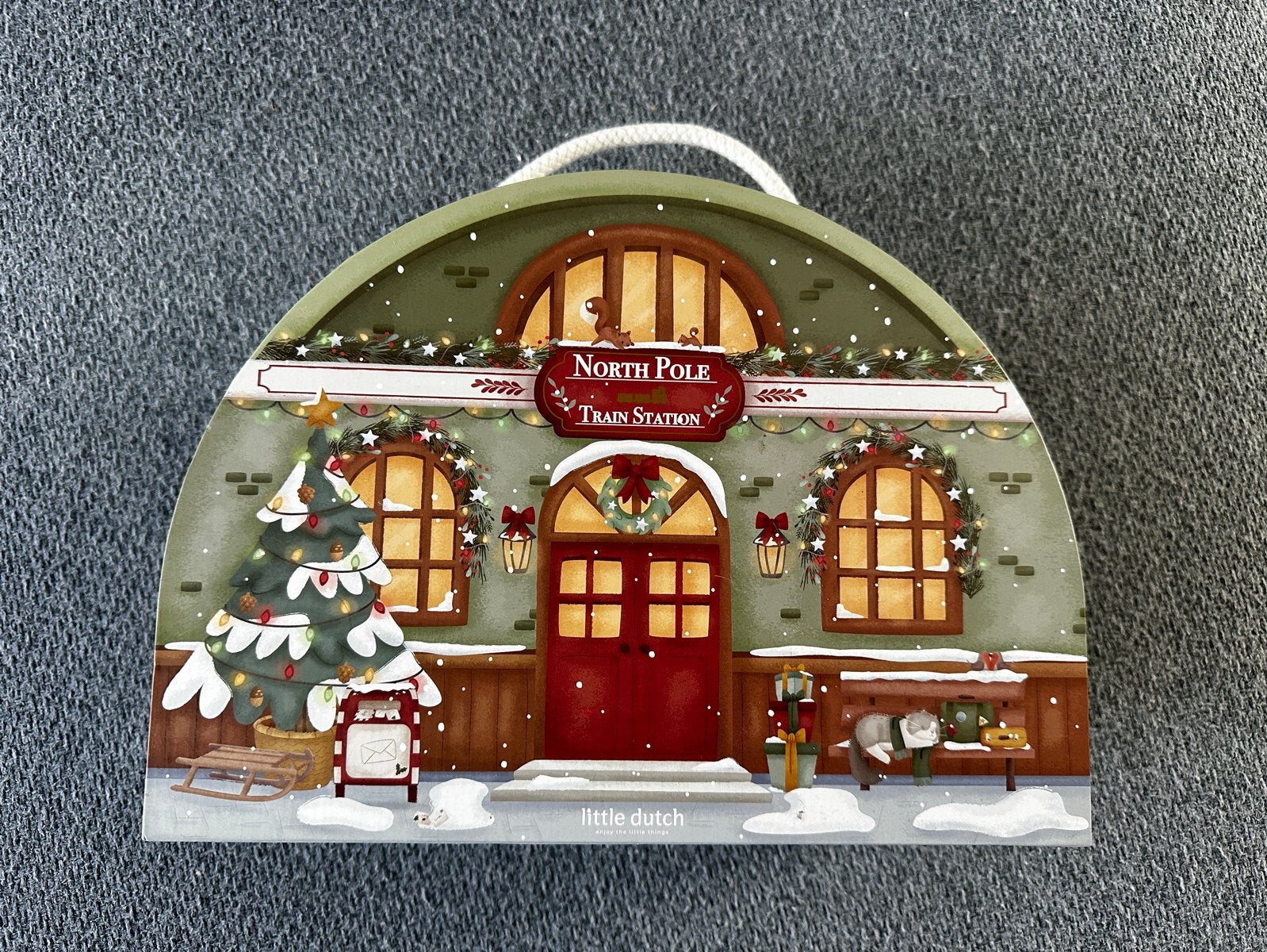Little Dutch Kerst Treinstation Speelset, Ophalen, Zo goed als nieuw, Rij- of Hobbelspeelgoed