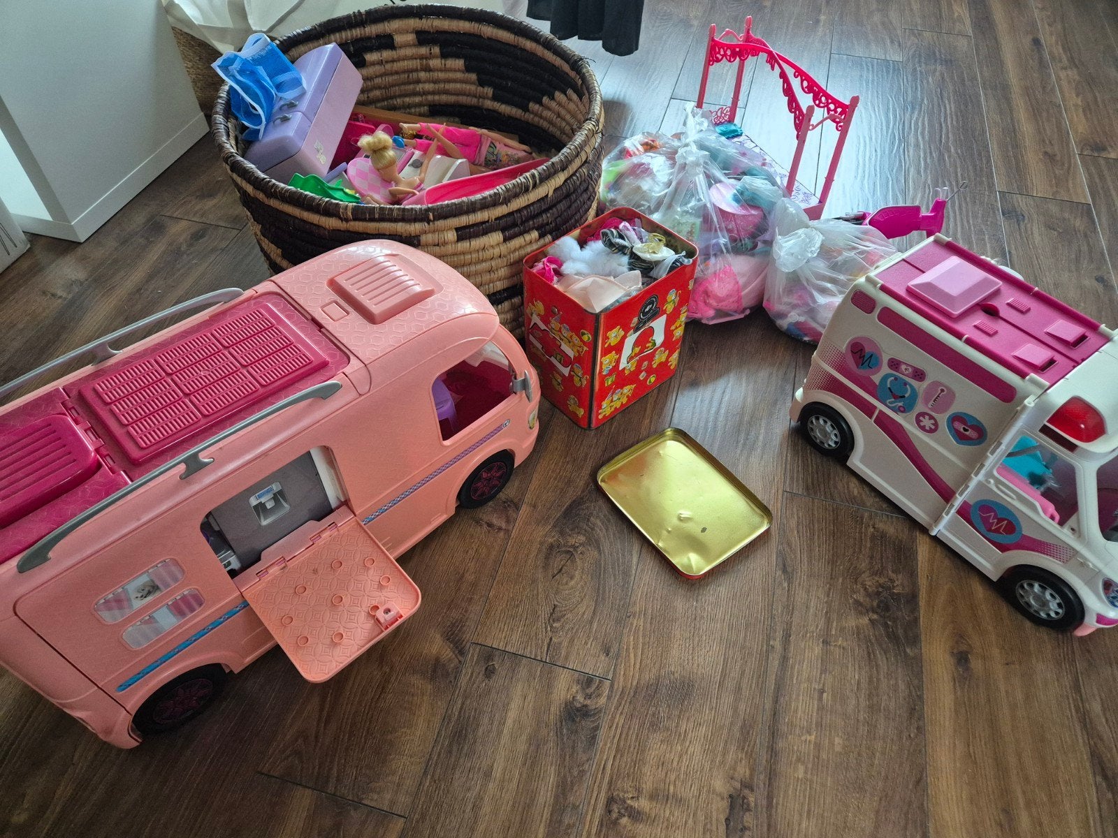 Barbie Camper, Ambulance, Barbies en Accessoires, Ophalen of Verzenden, Gebruikt, Barbie