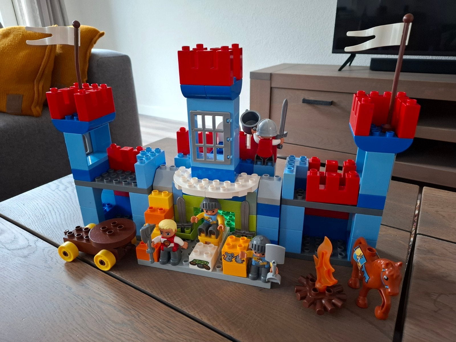 LEGO Duplo Ridderkasteel 10577 - Compleet met figuren, Ophalen of Verzenden, Zo goed als nieuw, Duplo