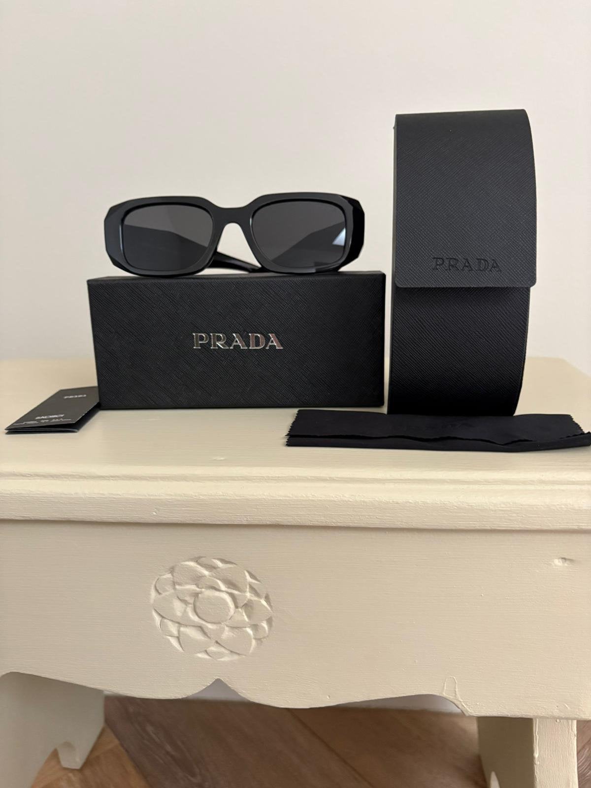 Prada zonnebril (zwart), Sieraden, Tassen en Uiterlijk, Zonnebrillen en Brillen | Heren, Overige merken, Zonnebril, Zwart, Nieuw