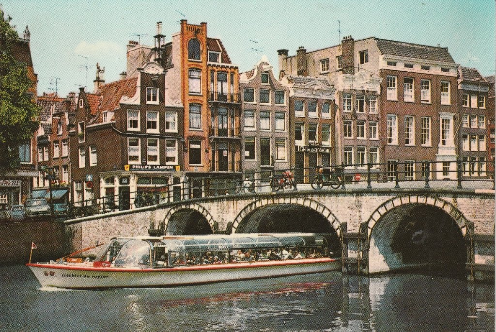 Amsterdam Singel Gracht met rondvaartboot, Ophalen of Verzenden, 1960 tot 1980, Ongelopen, Noord-Holland