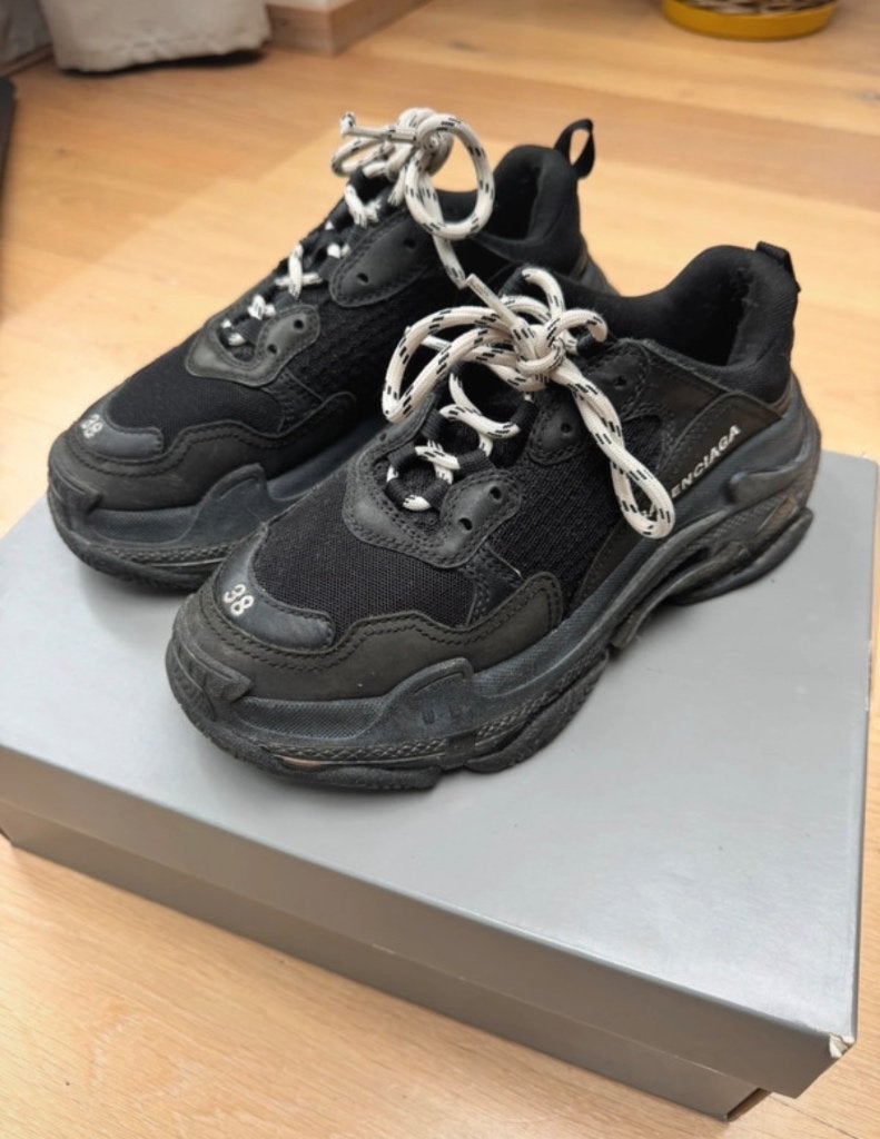 Balenciaga Triple S Zwart – Maat 38, Kleding | Dames, Schoenen, Balenciaga, Zwart, Ophalen of Verzenden, Sneakers of Gympen