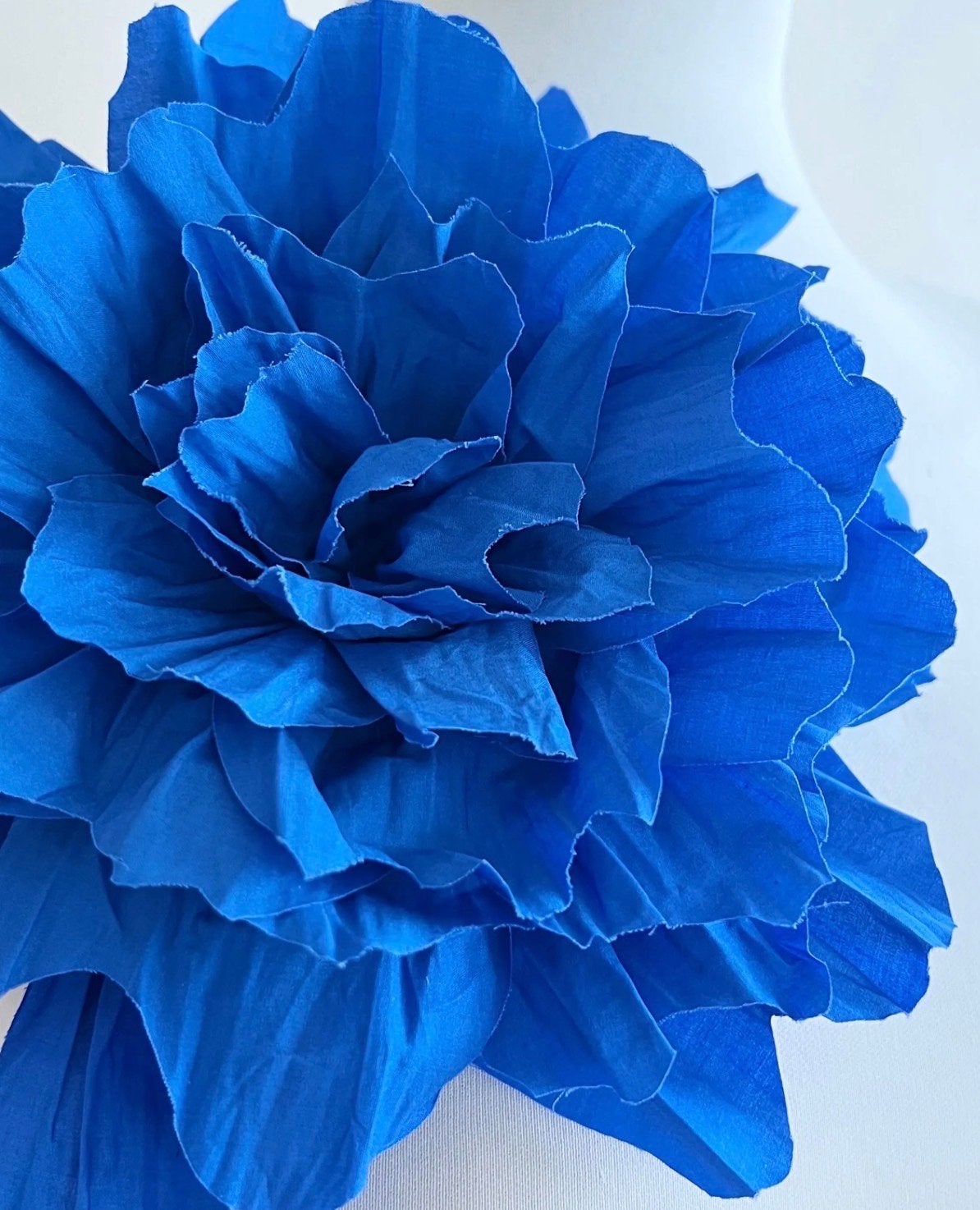 Pompom decoratie blauw - Feestversiering, Ophalen of Verzenden, Nieuw, Versiering, Verjaardag
