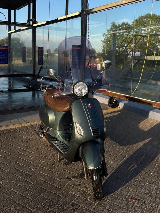 Gts scooter, Fietsen en Brommers, Snorfietsen en Snorscooters, Zo goed als nieuw, Benzine, Ophalen, Overige merken