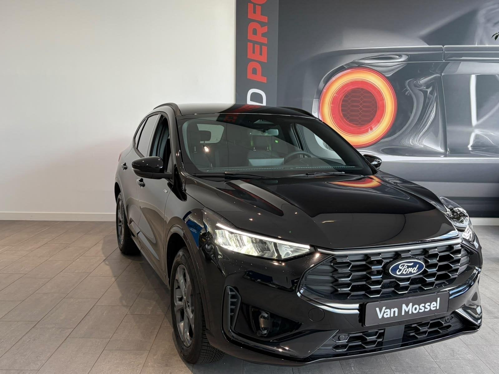 Ford Kuga 2.5 PHEV St Line | VOORAAD! | ELECTRISCHE TREKHAAK, Auto's, 4 cilinders, Zwart, Plug-in hybride, Bedrijf