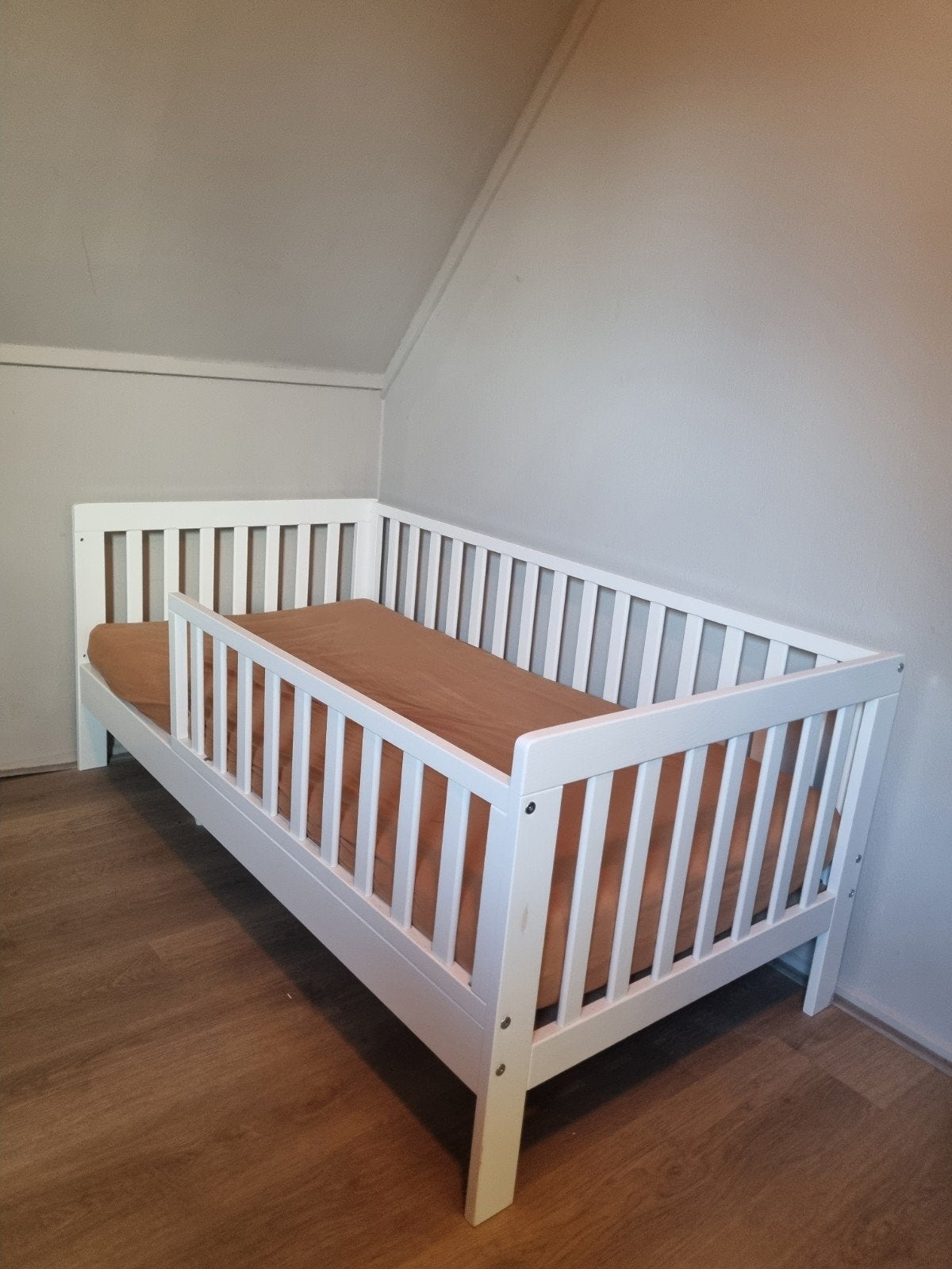 Petite amélie kinderbedje met matras, Ophalen, Zo goed als nieuw, Ledikant