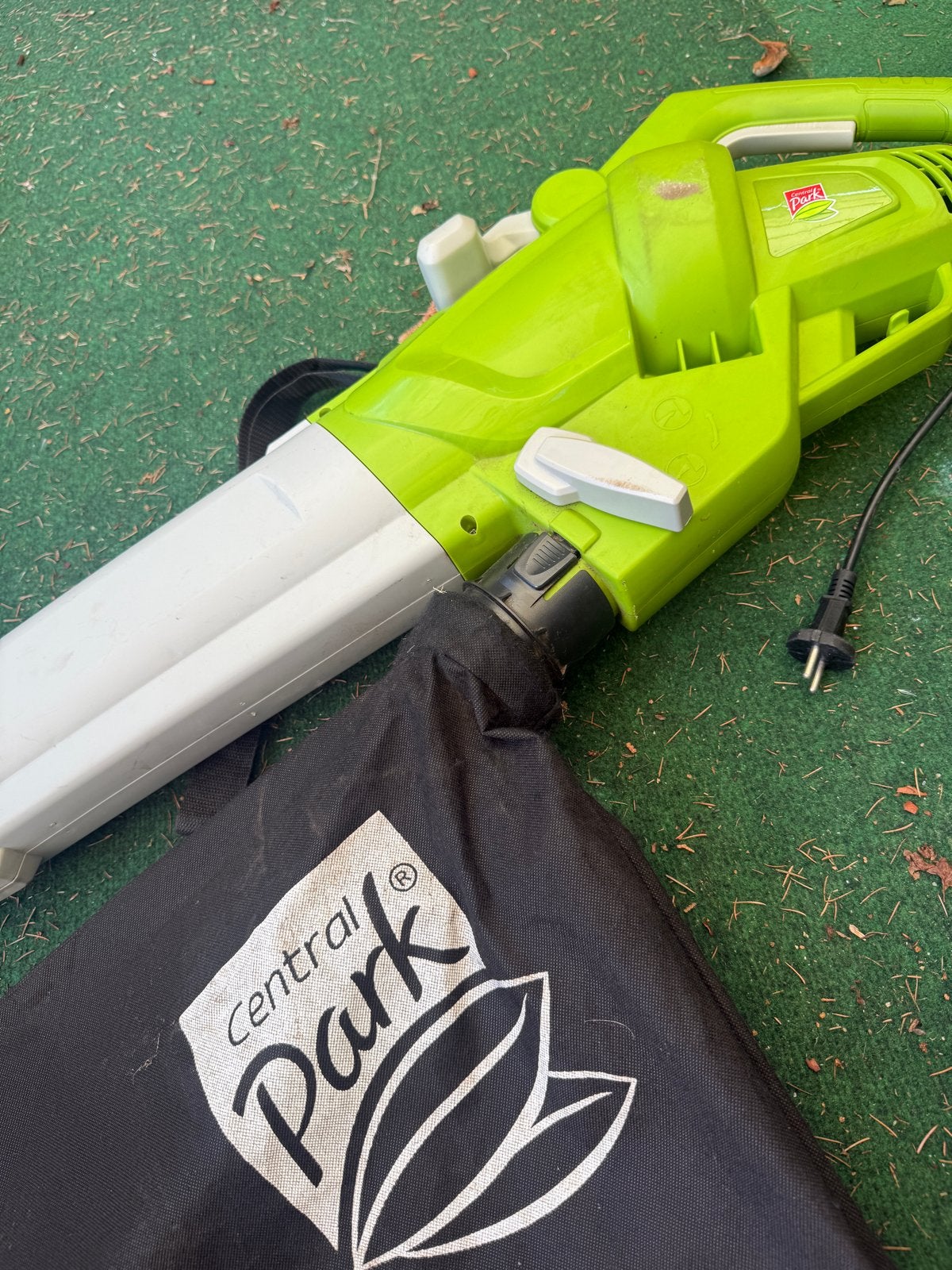 Central Park bladblazer met zuigfunctie, Ophalen, Gebruikt, Handgedragen, Met opvangzak
