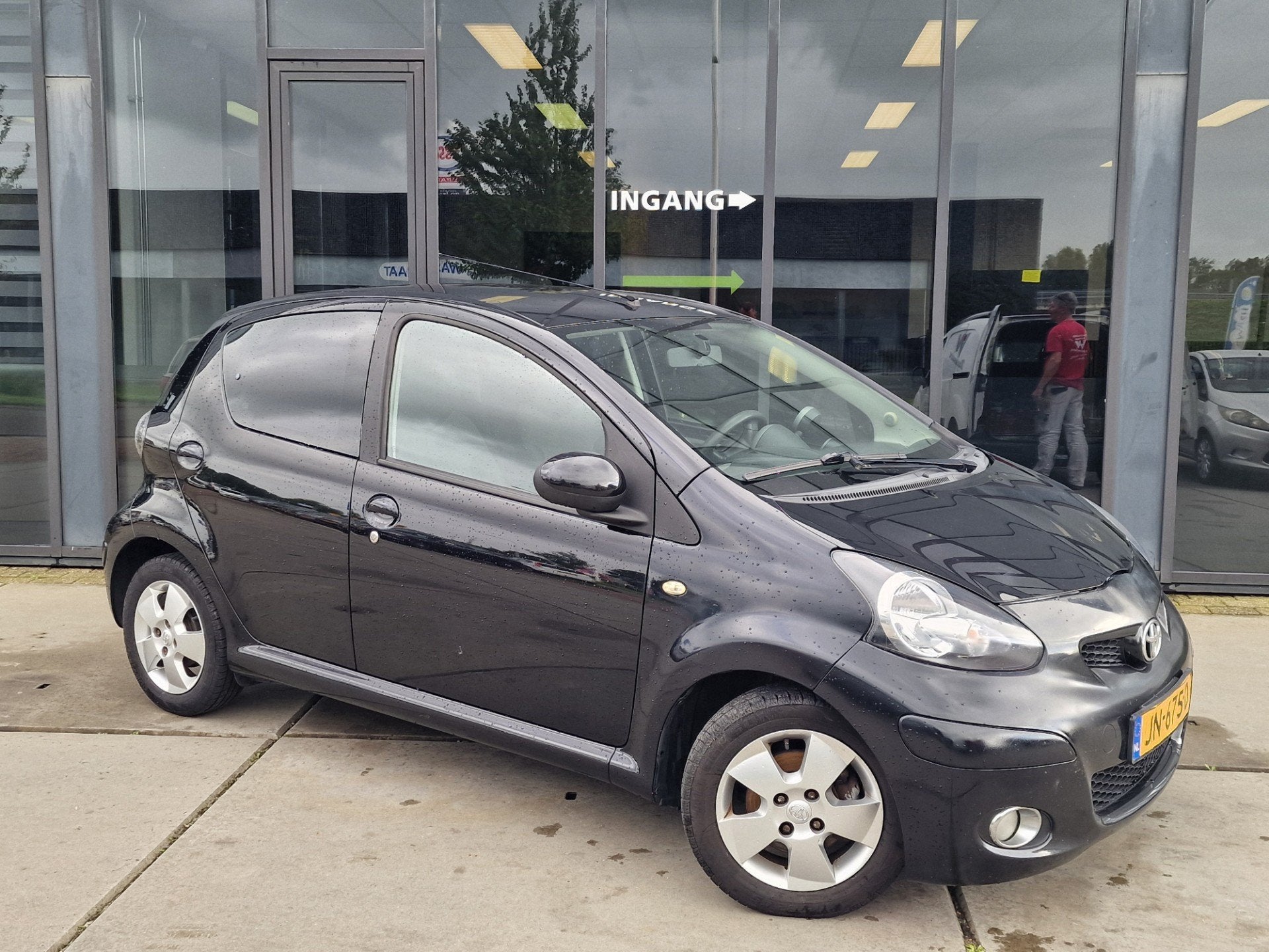Toyota Aygo 1.0-12V Access - Airco - Elek ramen, Voorwielaandrijving, Stof, Gebruikt, Zwart