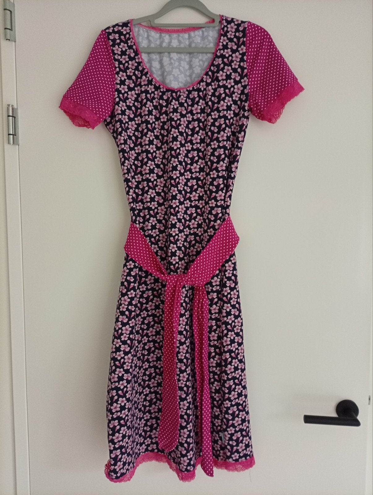 Elizz jurk blauw / roze draagmaat M nieuw!, Kleding | Dames, Jurken, Maat 38/40 (M), Blauw, Elizz, Nieuw